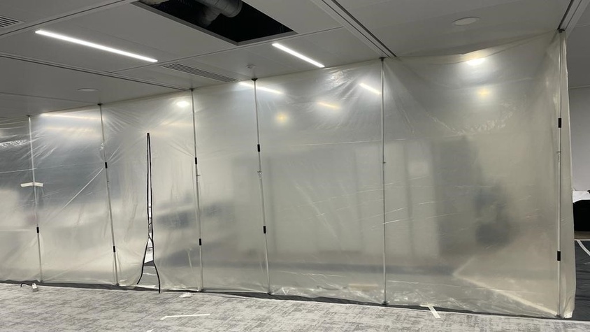 Sas hermétique de base‑vie sur chantier en intra La Défense (92)